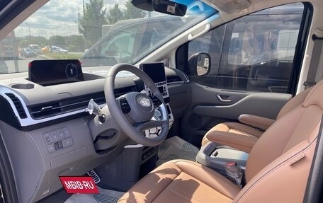 Hyundai Staria, 2024 год, 7 500 000 рублей, 4 фотография
