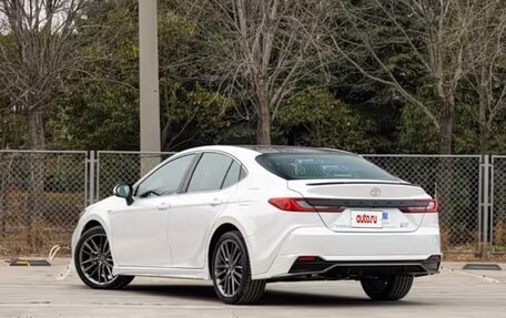 Toyota Camry, 2025 год, 3 900 000 рублей, 4 фотография