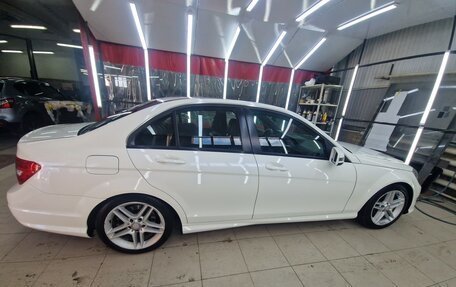 Mercedes-Benz C-Класс, 2011 год, 1 300 000 рублей, 3 фотография