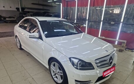 Mercedes-Benz C-Класс, 2011 год, 1 300 000 рублей, 2 фотография