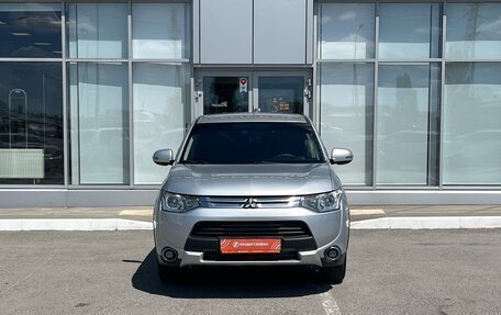 Mitsubishi Outlander III рестайлинг 3, 2014 год, 1 440 000 рублей, 2 фотография