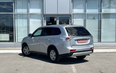 Mitsubishi Outlander III рестайлинг 3, 2014 год, 1 440 000 рублей, 7 фотография