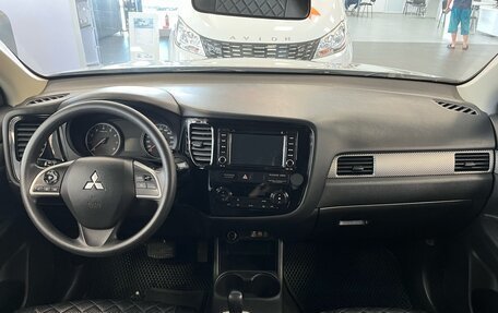 Mitsubishi Outlander III рестайлинг 3, 2014 год, 1 440 000 рублей, 9 фотография
