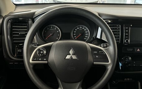 Mitsubishi Outlander III рестайлинг 3, 2014 год, 1 440 000 рублей, 14 фотография