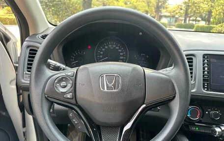 Honda Vezel, 2021 год, 1 520 000 рублей, 10 фотография
