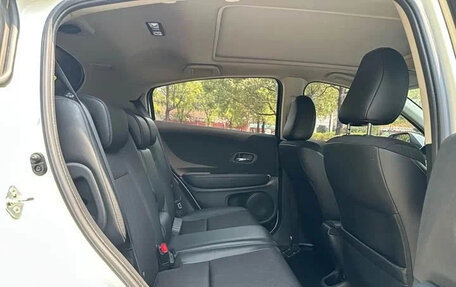 Honda Vezel, 2021 год, 1 520 000 рублей, 13 фотография