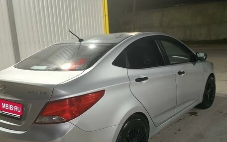 Hyundai Solaris II рестайлинг, 2014 год, 780 000 рублей, 4 фотография
