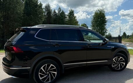 Volkswagen Tiguan II, 2019 год, 3 390 000 рублей, 12 фотография