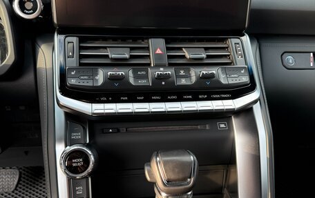 Toyota Land Cruiser, 2021 год, 11 000 000 рублей, 11 фотография