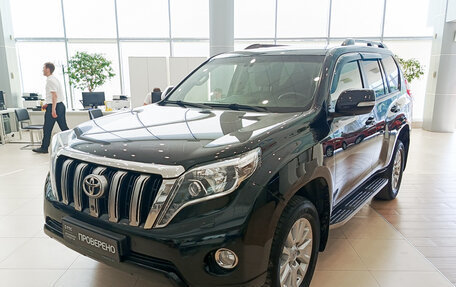 Toyota Land Cruiser Prado 150 рестайлинг 2, 2015 год, 3 620 000 рублей, 5 фотография