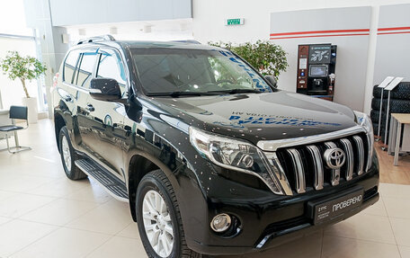 Toyota Land Cruiser Prado 150 рестайлинг 2, 2015 год, 3 620 000 рублей, 7 фотография