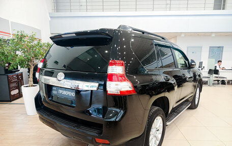 Toyota Land Cruiser Prado 150 рестайлинг 2, 2015 год, 3 620 000 рублей, 9 фотография