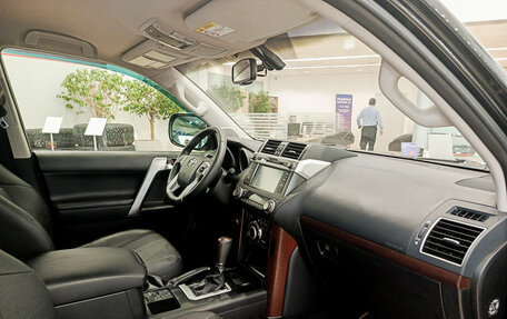 Toyota Land Cruiser Prado 150 рестайлинг 2, 2015 год, 3 620 000 рублей, 15 фотография