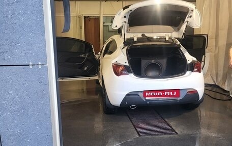 Opel Astra J, 2013 год, 1 050 000 рублей, 2 фотография