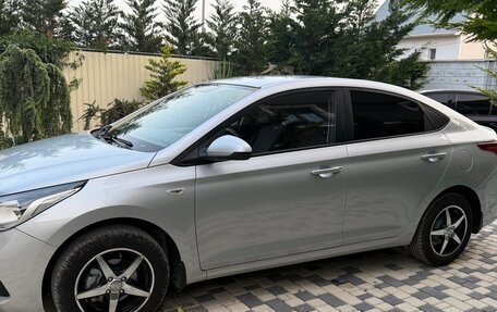 Hyundai Solaris II рестайлинг, 2017 год, 1 200 000 рублей, 4 фотография