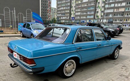 Mercedes-Benz W123, 1982 год, 428 000 рублей, 10 фотография