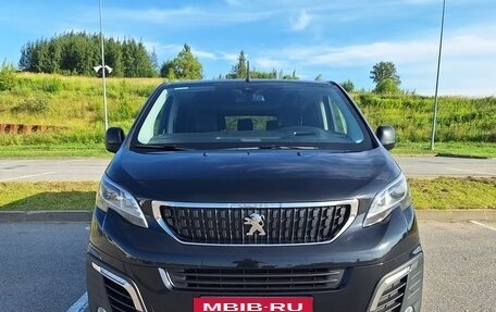 Peugeot Traveller I, 2021 год, 3 145 000 рублей, 2 фотография