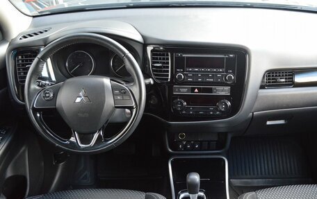 Mitsubishi Outlander III рестайлинг 3, 2019 год, 2 229 000 рублей, 10 фотография