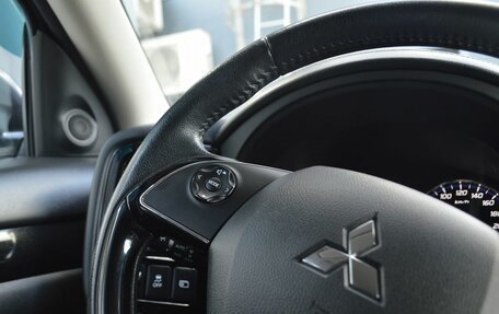 Mitsubishi Outlander III рестайлинг 3, 2019 год, 2 229 000 рублей, 13 фотография