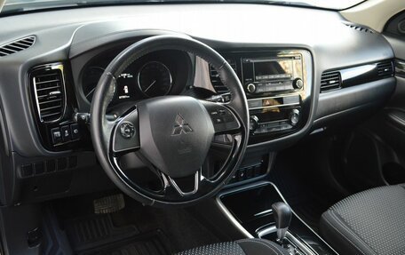 Mitsubishi Outlander III рестайлинг 3, 2019 год, 2 229 000 рублей, 9 фотография
