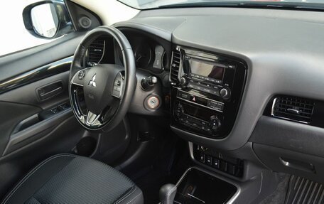Mitsubishi Outlander III рестайлинг 3, 2019 год, 2 229 000 рублей, 11 фотография