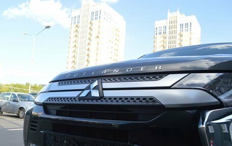 Mitsubishi Outlander III рестайлинг 3, 2019 год, 2 229 000 рублей, 32 фотография