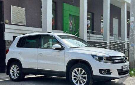 Volkswagen Tiguan I, 2011 год, 1 560 000 рублей, 2 фотография