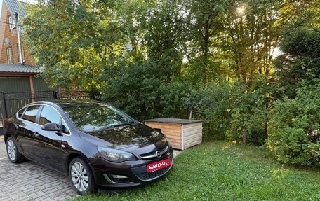 Opel Astra J, 2013 год, 740 000 рублей, 1 фотография