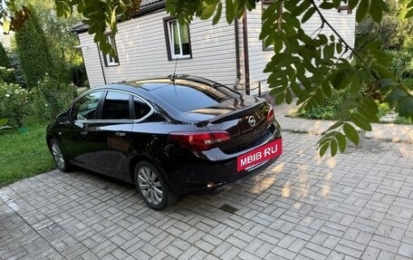 Opel Astra J, 2013 год, 740 000 рублей, 3 фотография