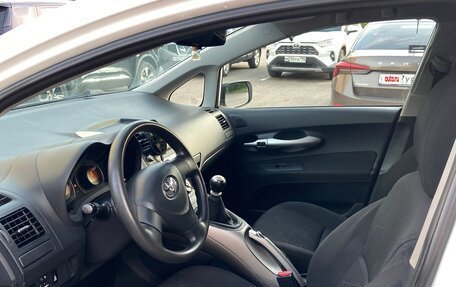 Toyota Auris II, 2009 год, 700 000 рублей, 10 фотография