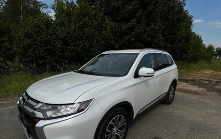 Mitsubishi Outlander III рестайлинг 3, 2018 год, 2 050 000 рублей, 3 фотография