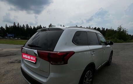 Mitsubishi Outlander III рестайлинг 3, 2018 год, 2 050 000 рублей, 6 фотография
