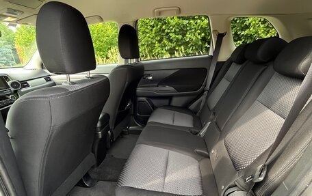 Mitsubishi Outlander III рестайлинг 3, 2018 год, 2 050 000 рублей, 14 фотография