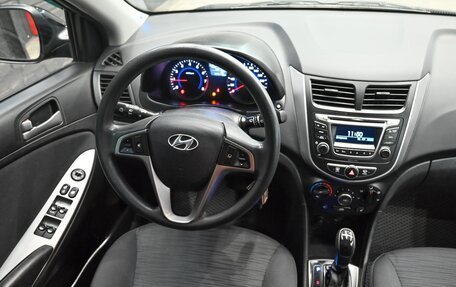 Hyundai Solaris II рестайлинг, 2015 год, 1 300 000 рублей, 13 фотография