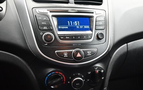 Hyundai Solaris II рестайлинг, 2015 год, 1 300 000 рублей, 16 фотография