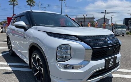 Mitsubishi Outlander, 2022 год, 2 300 334 рублей, 3 фотография