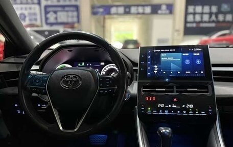 Toyota Avalon, 2022 год, 2 430 000 рублей, 10 фотография