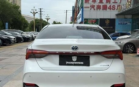 Toyota Avalon, 2022 год, 2 430 000 рублей, 5 фотография
