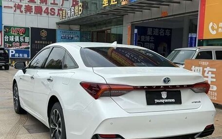 Toyota Avalon, 2022 год, 2 430 000 рублей, 6 фотография