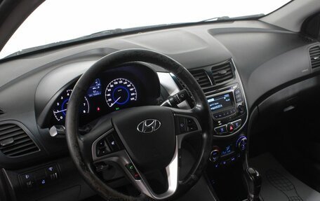 Hyundai Solaris II рестайлинг, 2015 год, 925 000 рублей, 16 фотография