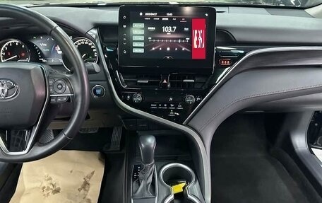Toyota Camry, 2021 год, 2 060 000 рублей, 10 фотография