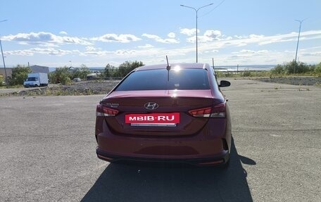 Hyundai Solaris II рестайлинг, 2022 год, 1 800 000 рублей, 4 фотография