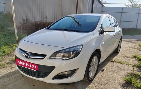 Opel Astra J, 2013 год, 900 000 рублей, 2 фотография