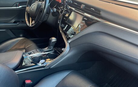 Toyota Camry, 2019 год, 2 970 000 рублей, 4 фотография