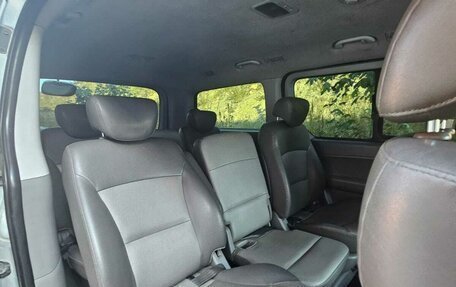 Hyundai Grand Starex Grand Starex I рестайлинг 2, 2009 год, 1 400 000 рублей, 2 фотография