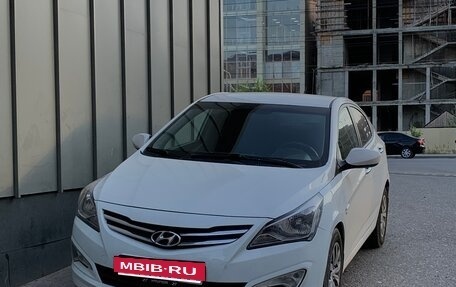 Hyundai Solaris II рестайлинг, 2015 год, 870 000 рублей, 3 фотография