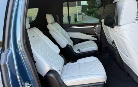 Cadillac Escalade V, 2025 год, 22 900 000 рублей, 26 фотография