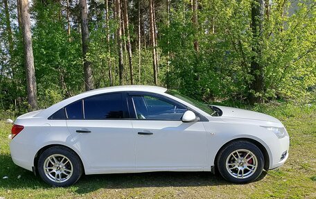 Chevrolet Cruze II, 2010 год, 750 000 рублей, 7 фотография