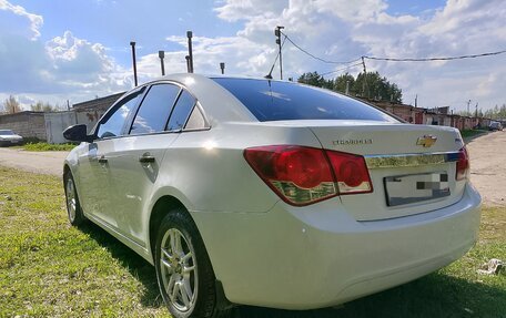 Chevrolet Cruze II, 2010 год, 750 000 рублей, 3 фотография