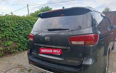 KIA Carnival III, 2018 год, 2 600 000 рублей, 5 фотография